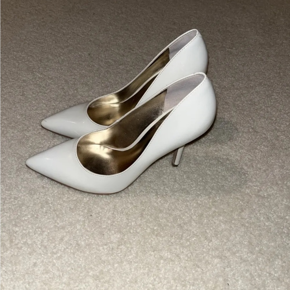 Guess Mipolia3 Ivory Women’s Pumps Size 7M